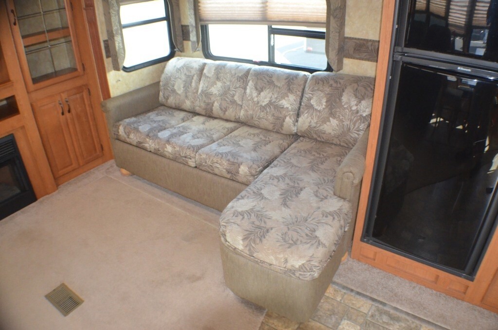 2010 Forest River Sandpiper Fifth Wheel