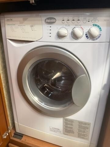 2010 Winnebago Tour Motorized Class A