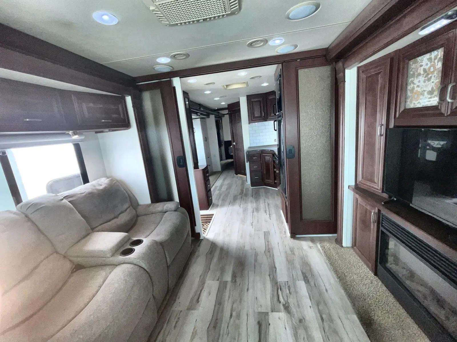 2011 Thor Motor Coach Challenger
