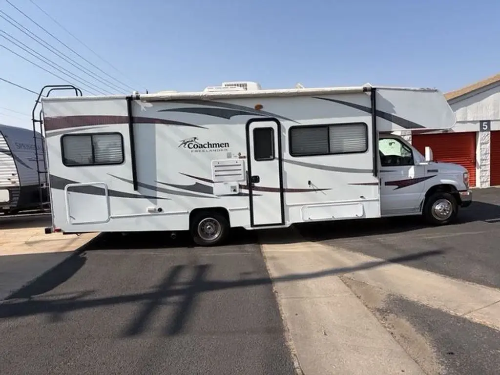 2012 Coachmen Freelander Class C Motorhome