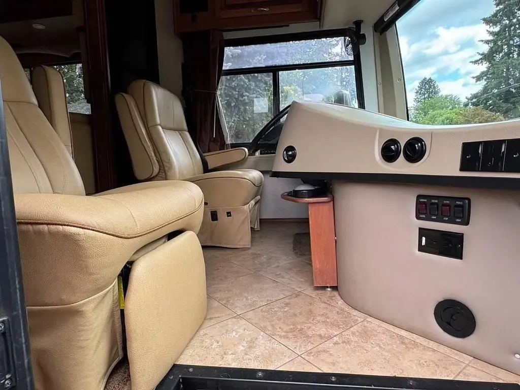 2012 Fleetwood Discovery Motorized Class A
