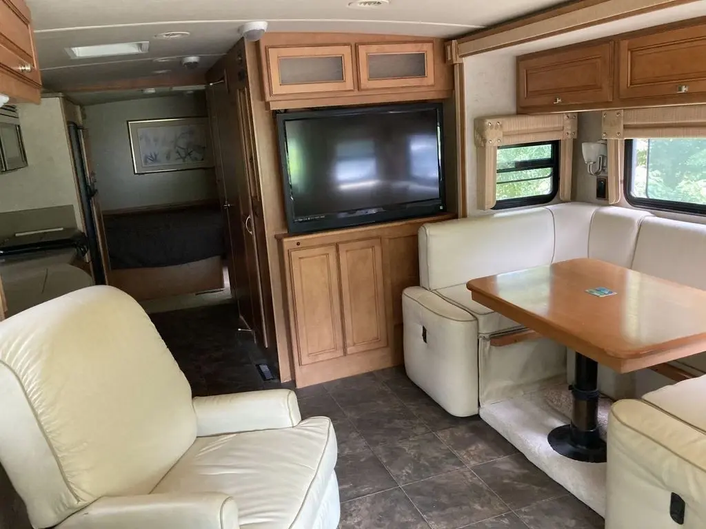2013 Itasca Sunova Class A Motorhome