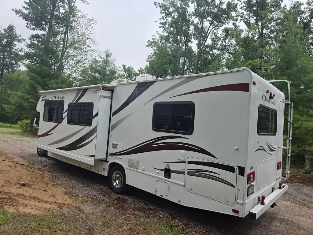 2013 Thor Motor Coach Chateau Class C Motorhome