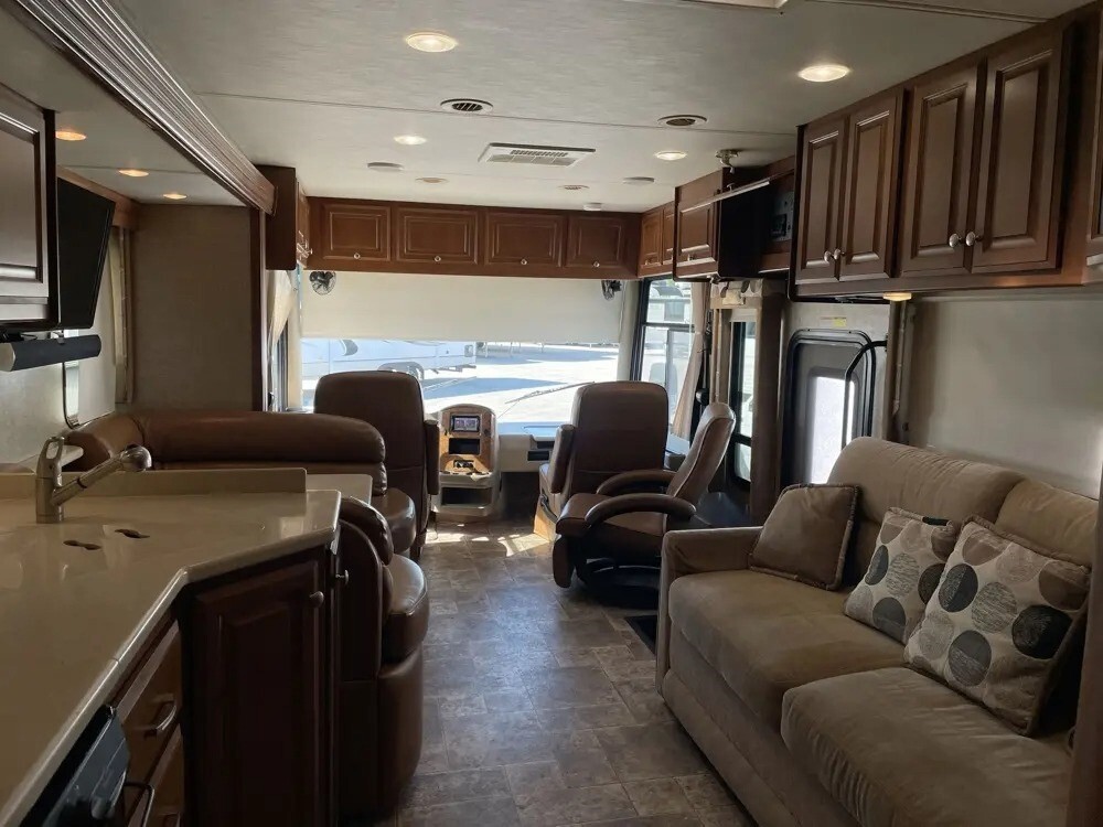 2013 Thor Motor Coach Palazzo Motorized Class A