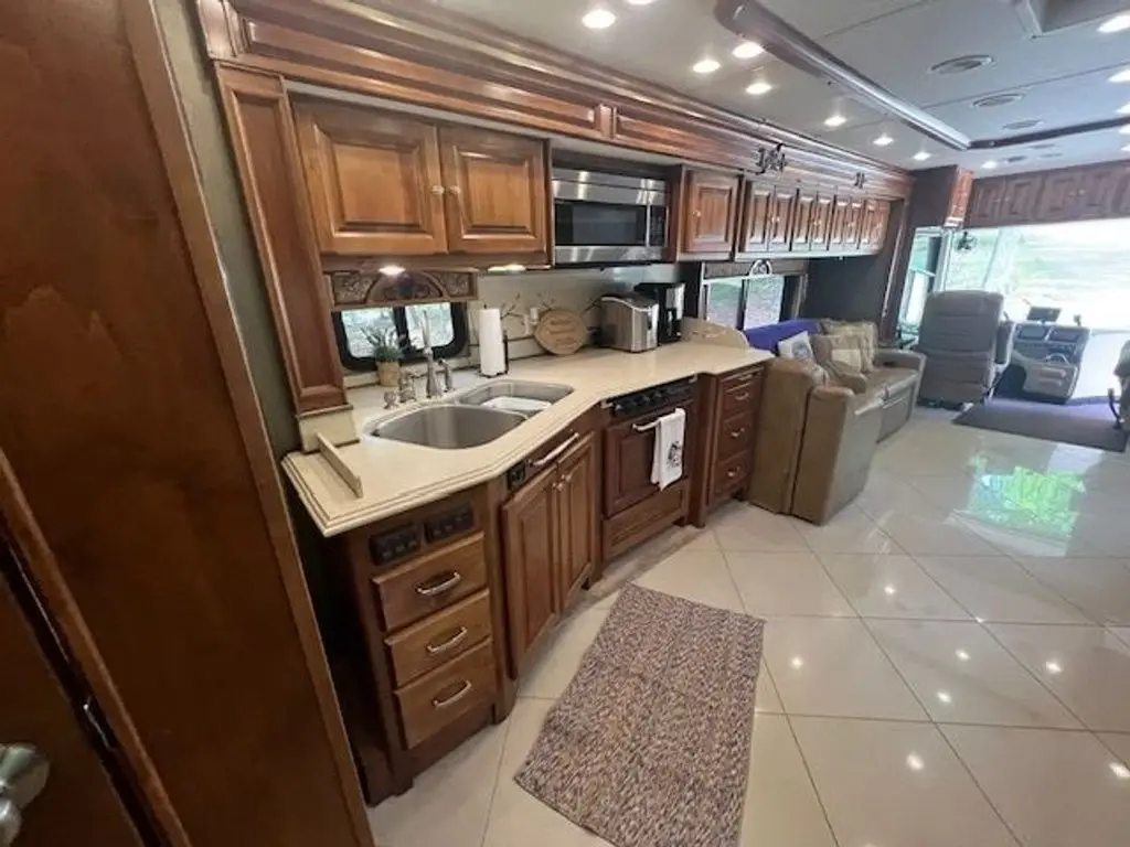 2013 Tiffin Motorhomes Phaeton Motorized Class A