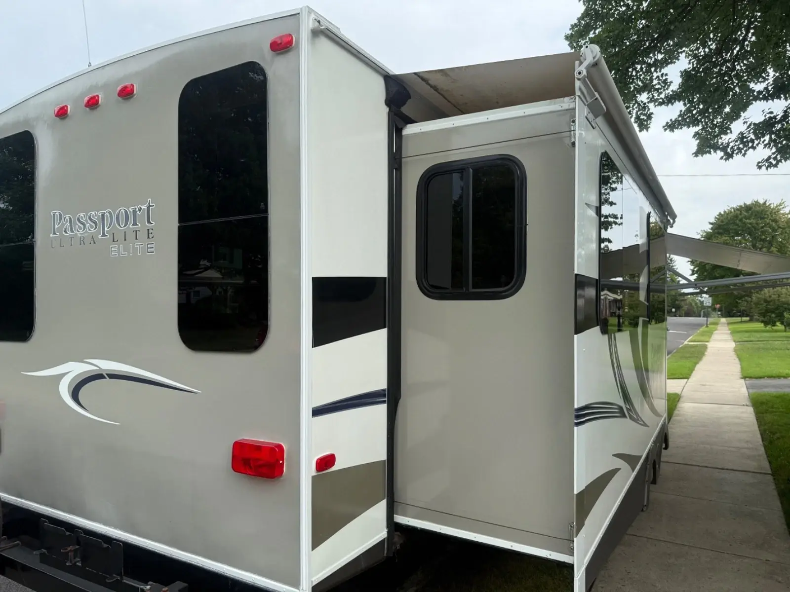 2014 Keystone Ultra Light Elite 31RE Travel Trailer