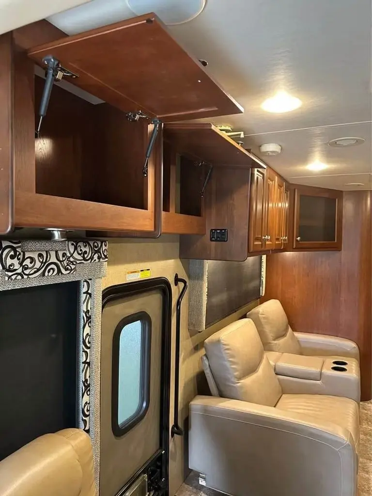 2014 Thor Motor Coach Palazzo Class A Motorhome