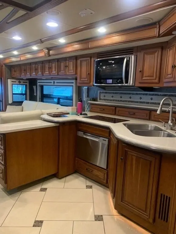 2014 Winnebago Tour Motorized Class A