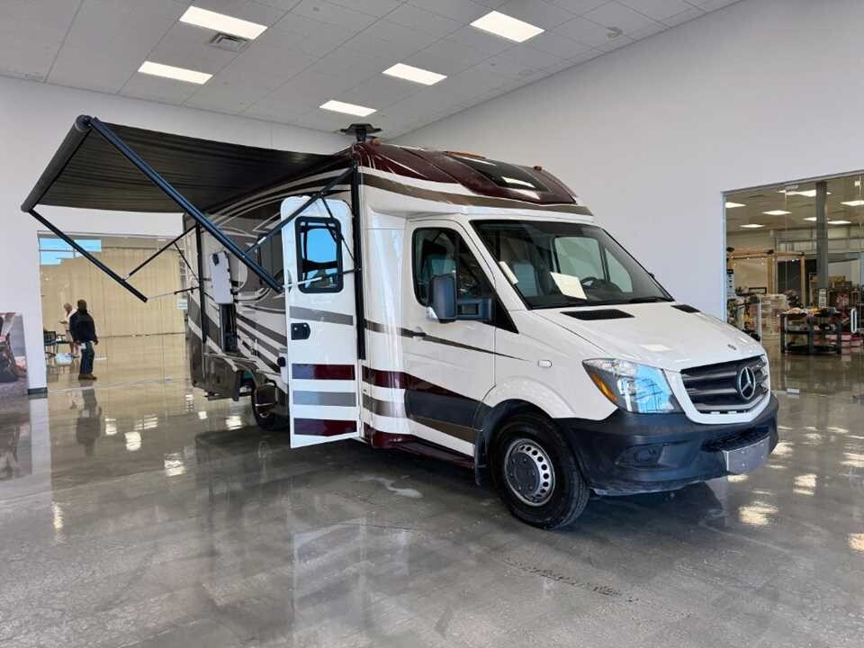 2015 WHITE COACHMEN PRISM