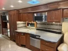2015 Fleetwood Discovery Motorized Class A