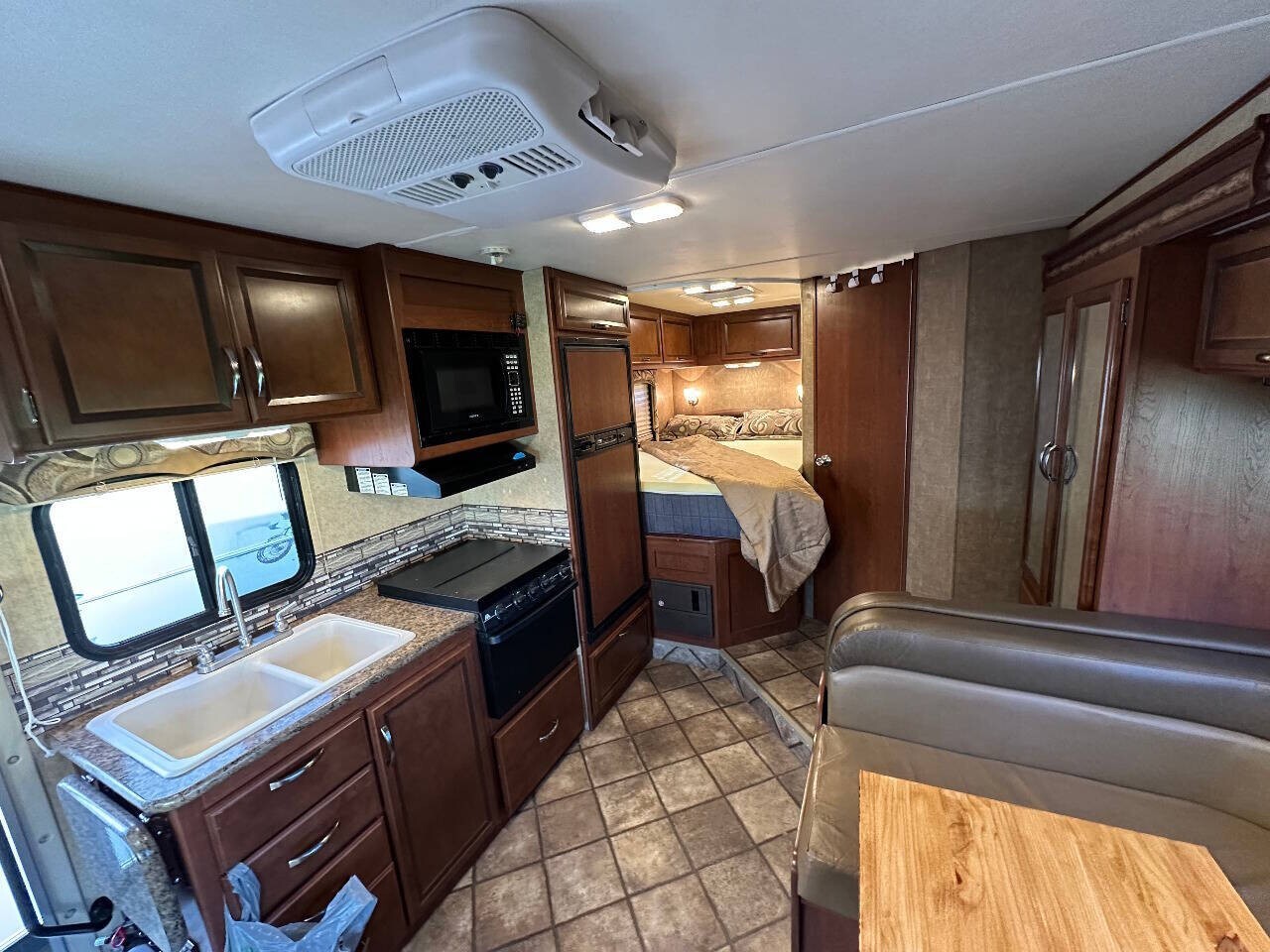 2015 Beige Thor Motor Coach Four Winds RVs & Campers