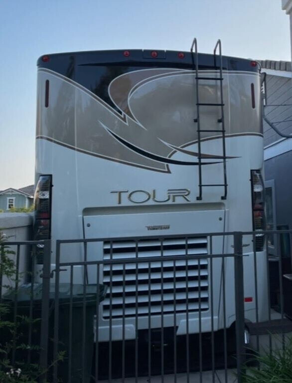 2015 Winnebago Tour Motorized Class A