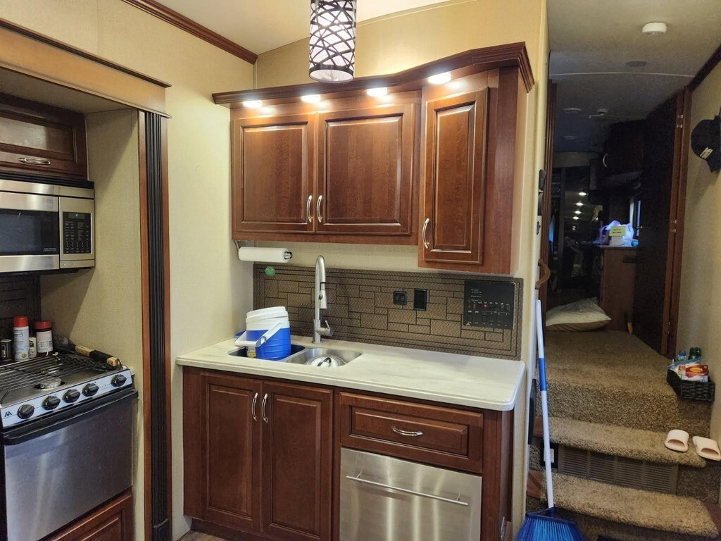 2016 EverGreen RV Bay Hill Fifth Wheel