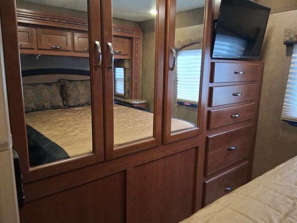2016 Thor Motor Coach Freedom Elite Motorized Class C