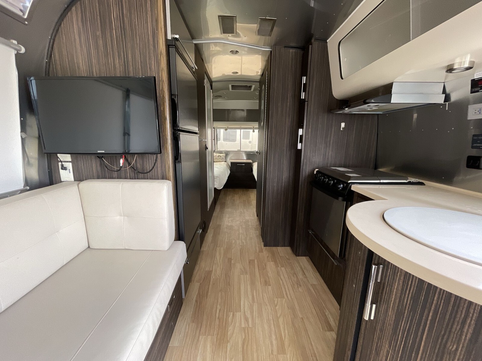 2017 Airstream International Signature
