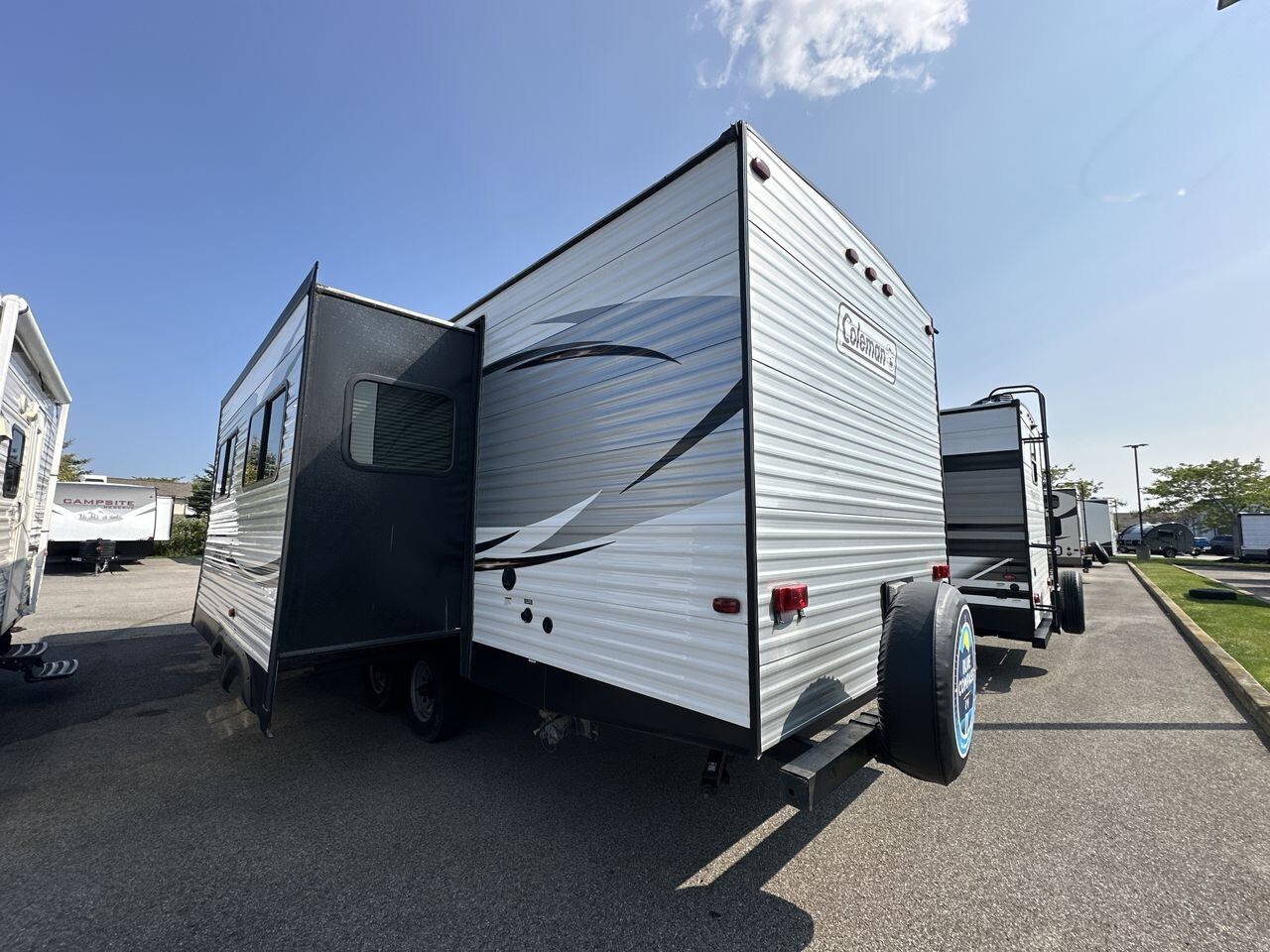 2017 Dutchmen COLEMAN LANTERN SERIES