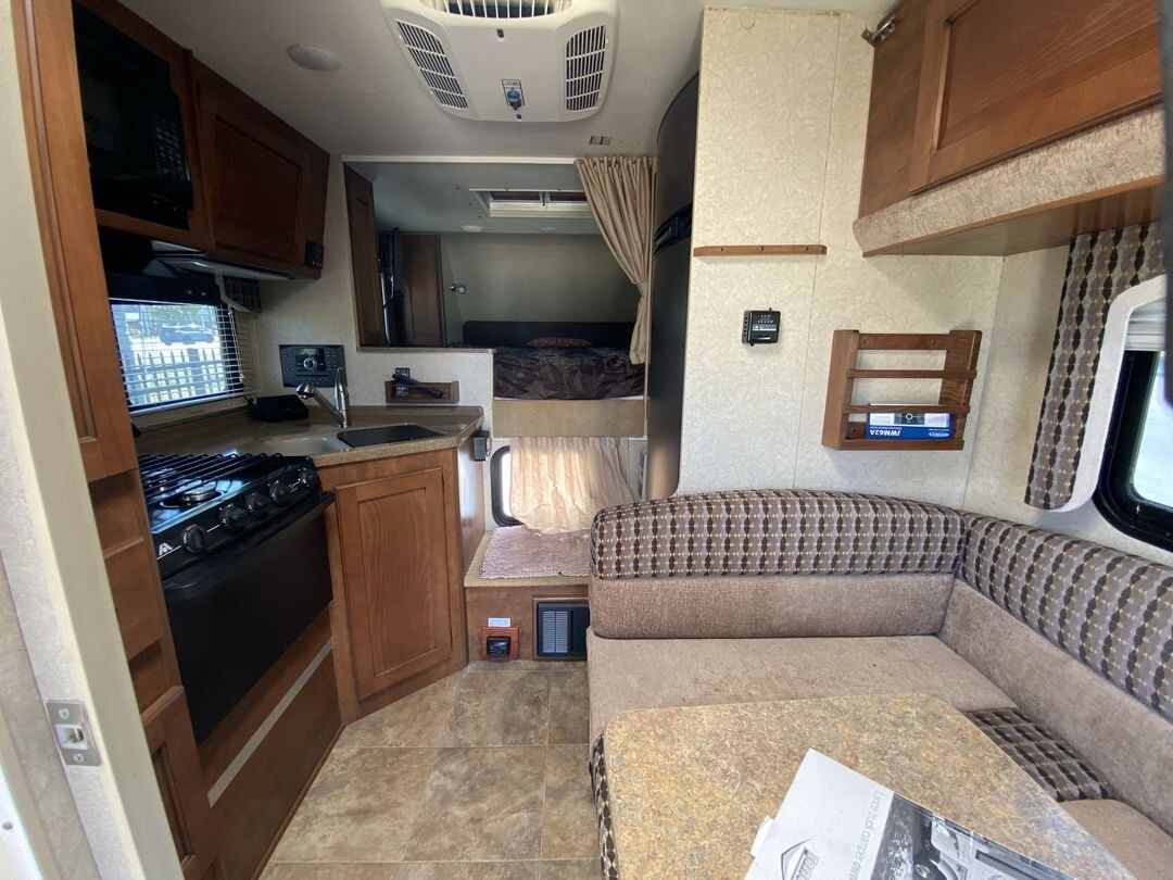 2017 Lance Lance Truck Camper