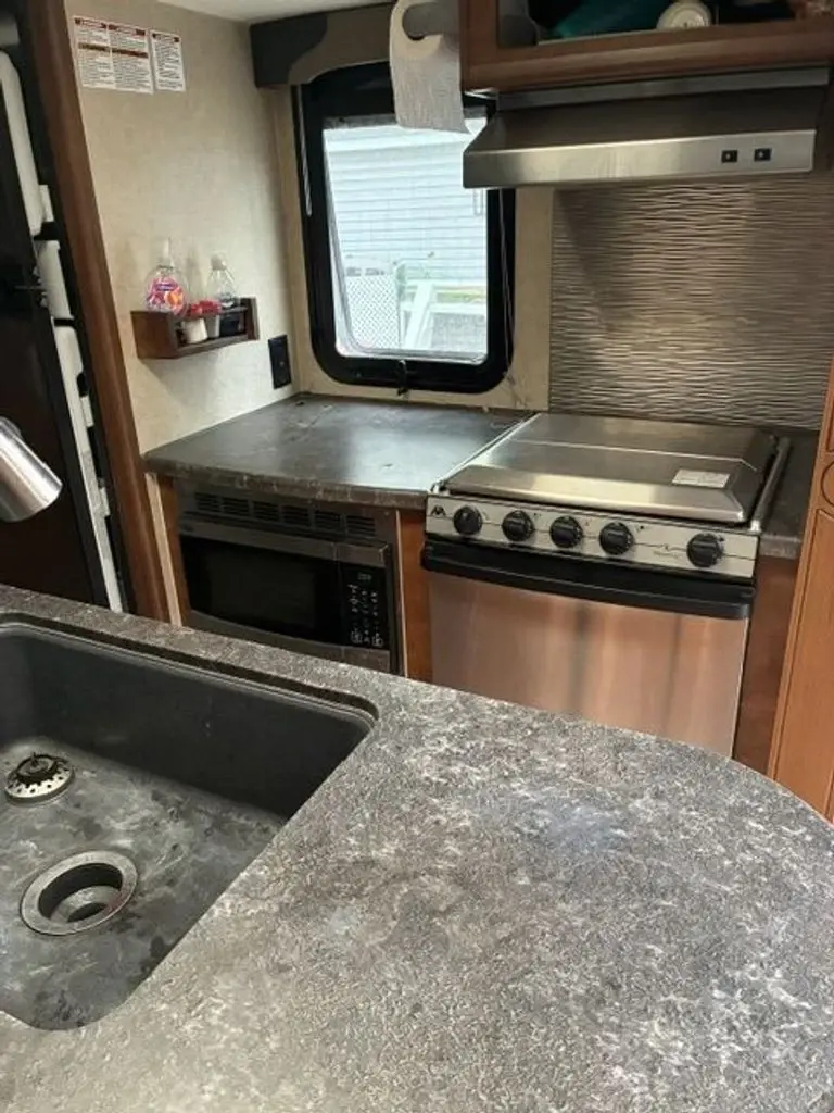 2017 Lance Travel Trailer Travel Trailer