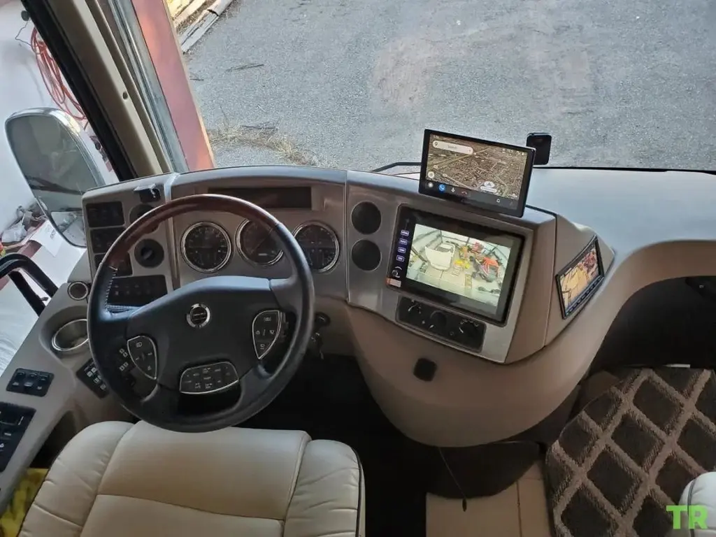 2017 Winnebago Grand Tour Motorized Class A