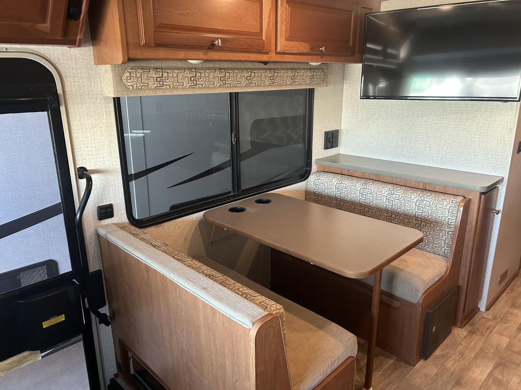 2017 Winnebago Sunstar Class A Motorhome