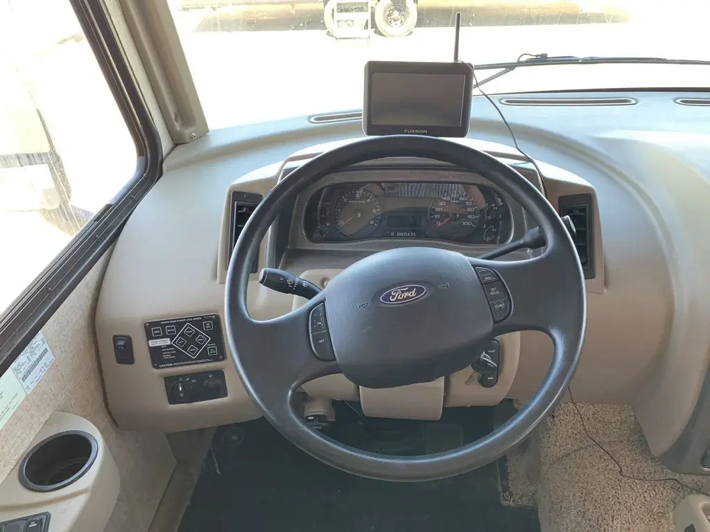 2017 Winnebago Sunstar