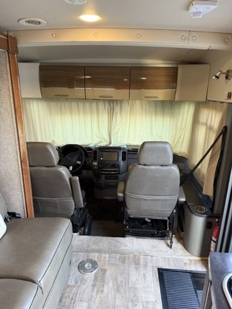 2017 Winnebago Via Class A Motorhome