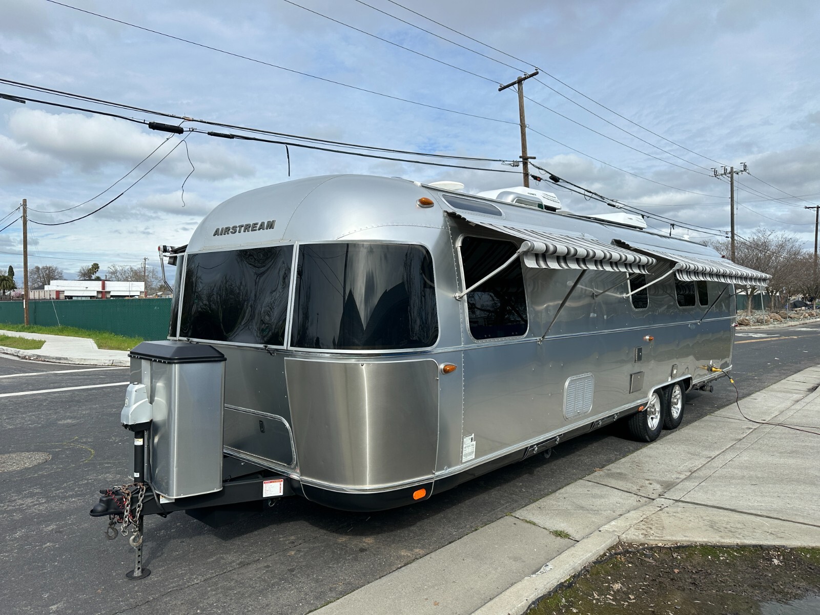 2018 Airstream Classic 33FB