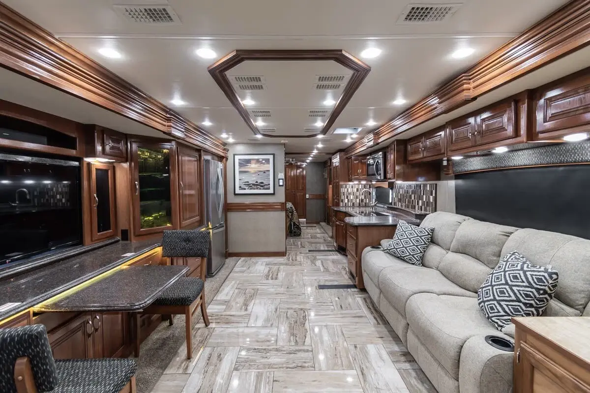 2018 Fleetwood Discovery LXE