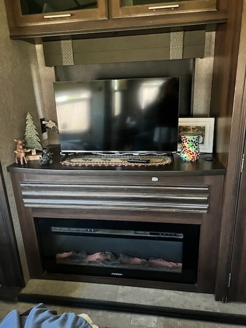 2018 Jayco North Point Fifth Wheel