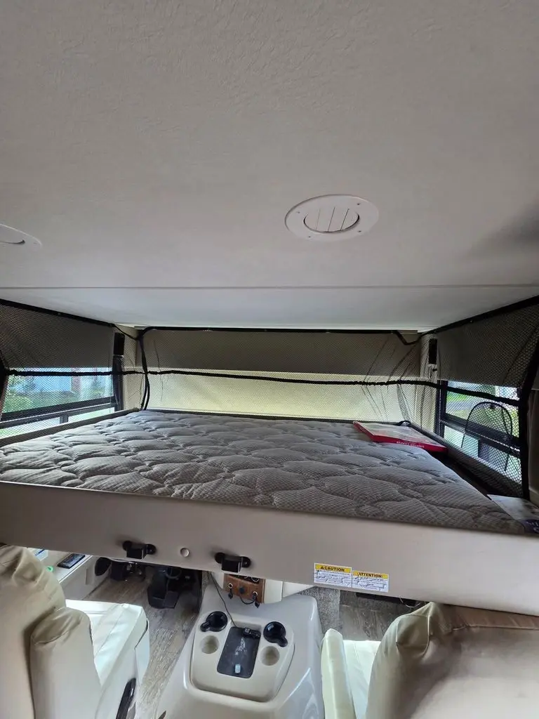 2018 Thor Motor Coach Hurricane Class A Motorhome