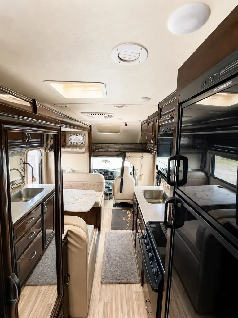 2018 Thor Motor Coach Quantum Class C Motorhome