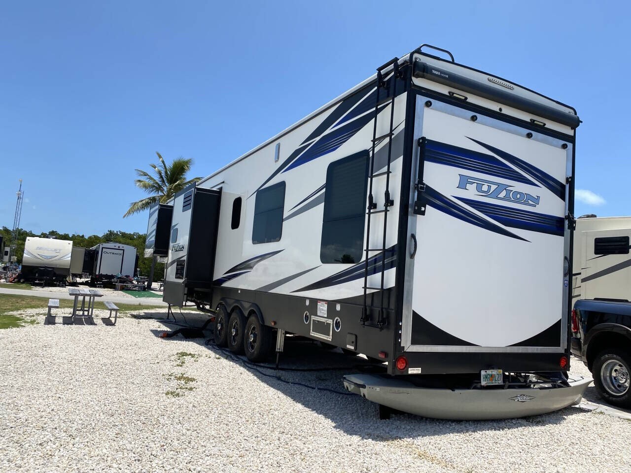 2019 White FUZION FUZION 419 RVs & Campers