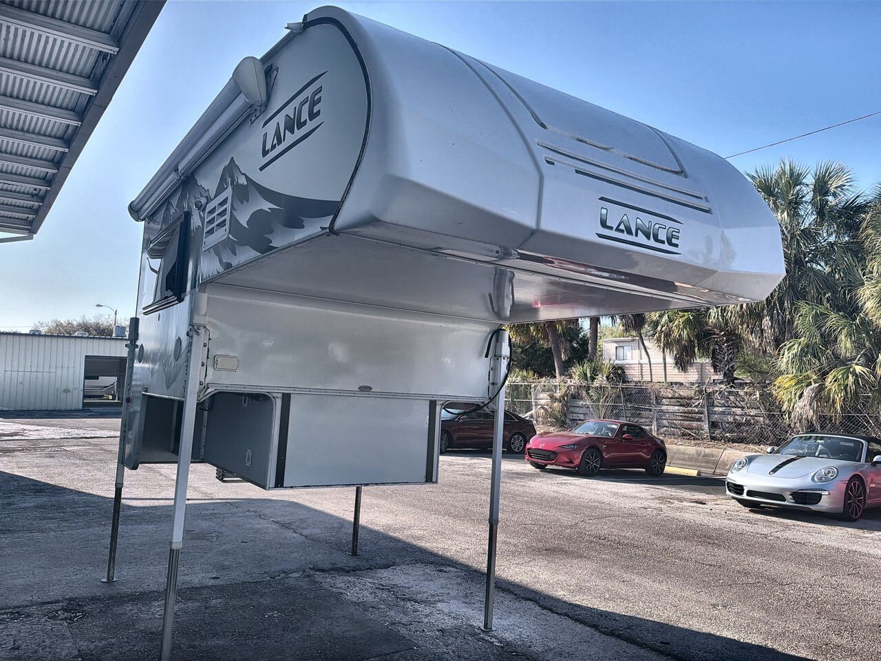 2019 Lance Lance Truck Camper