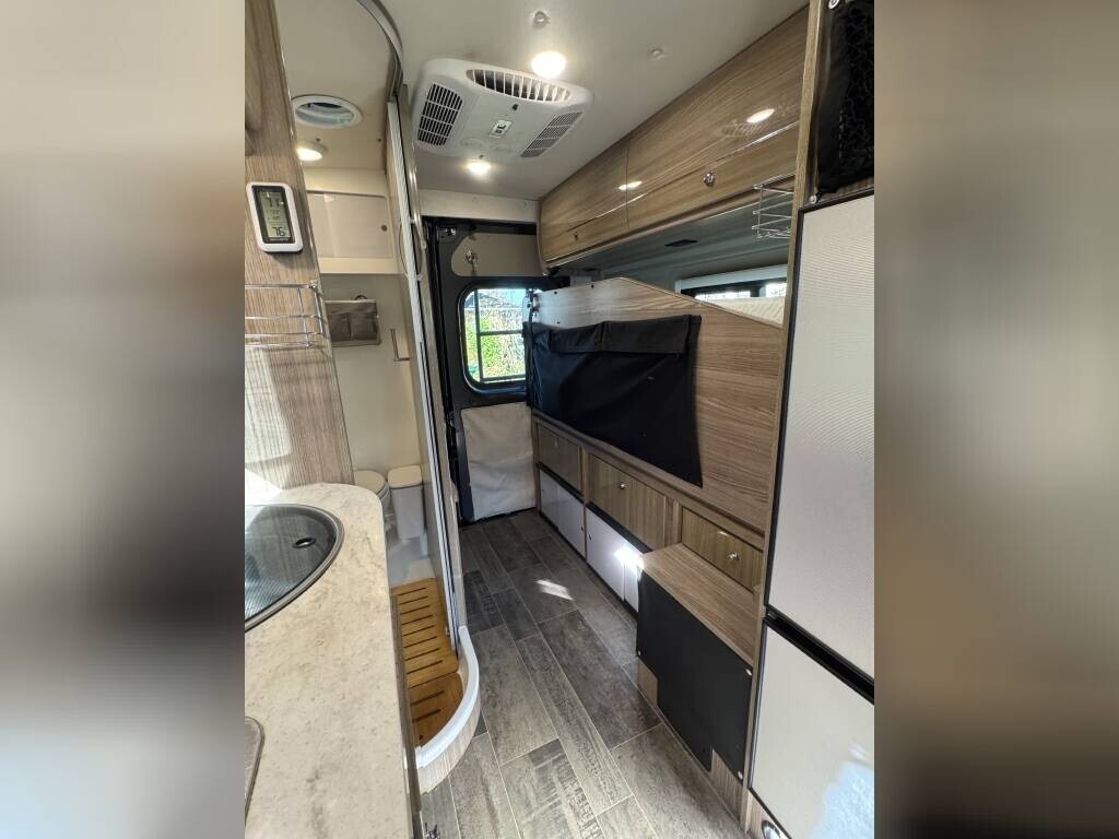 2019 Winnebago TRAVATO 59G
