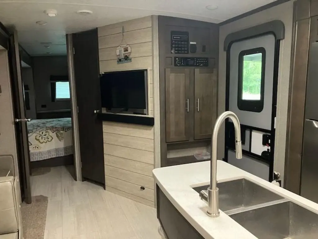 2020 Forest River Rockwood Signature Travel Trailer