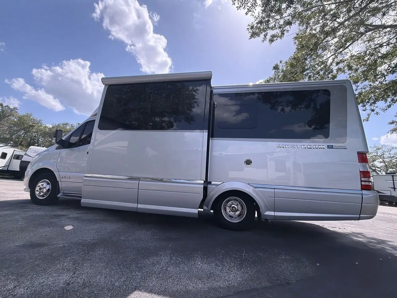 2021 Airstream Atlas Murphy Suite