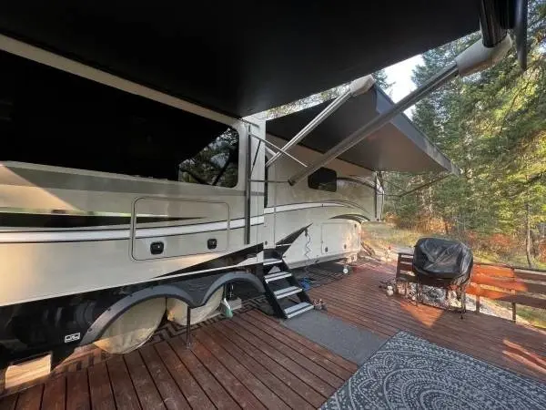 2021 Jayco Pinnacle Fifth Wheel