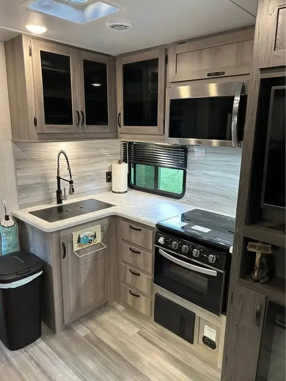 2021 Winnebago Voyage Travel Trailer