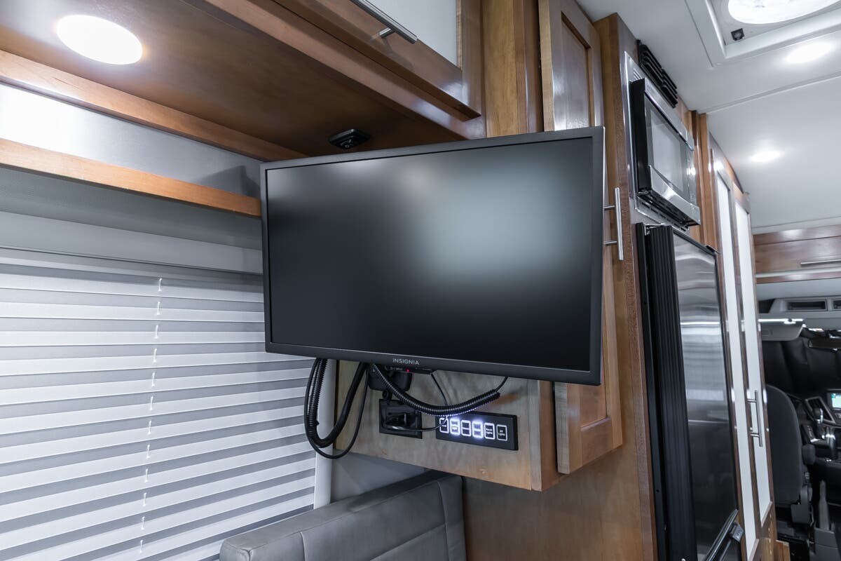 2022 Coachmen Beyond