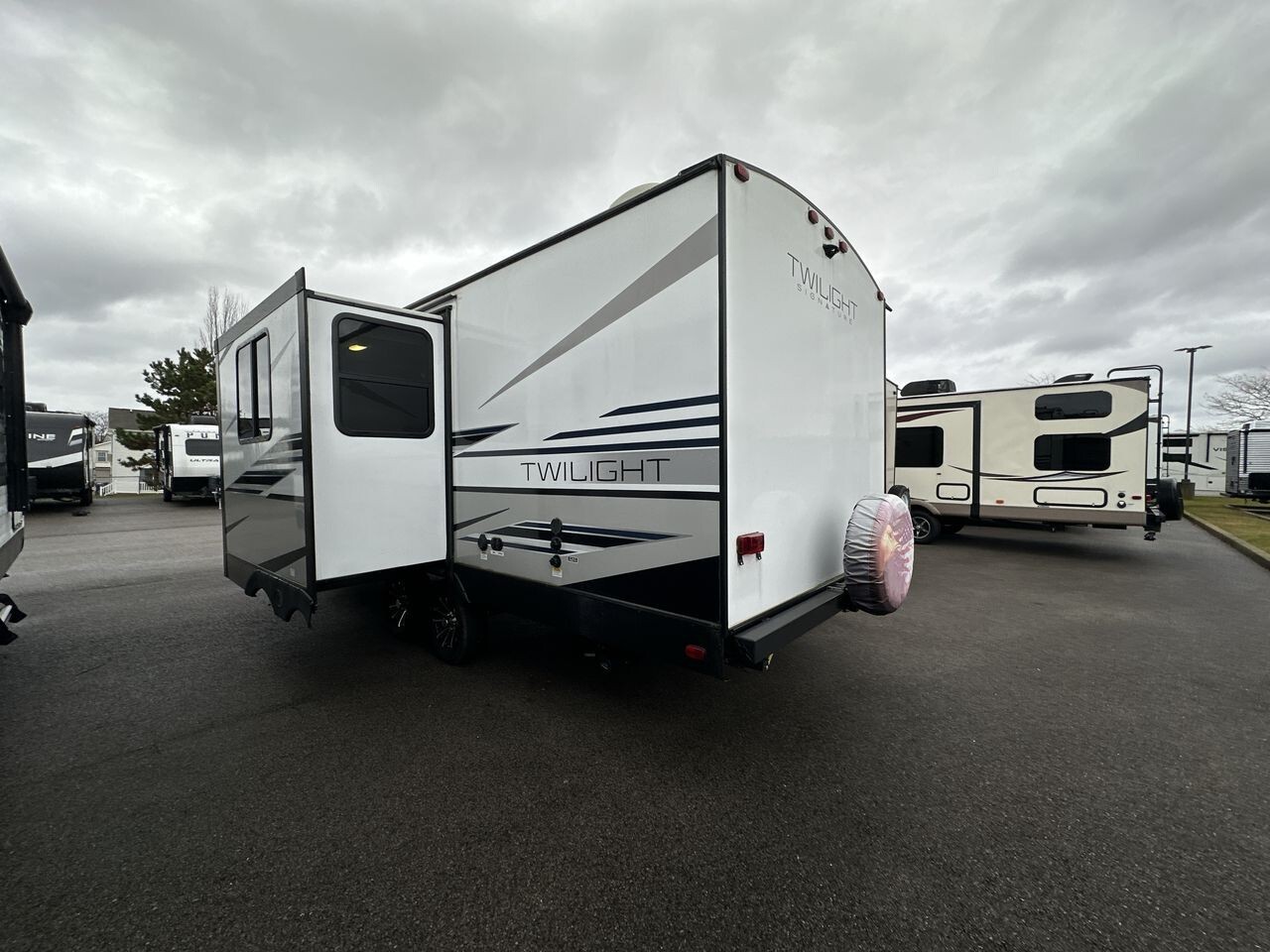 2022 Cruiser RV Twilight Signature