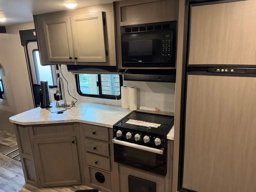 2022 Starcraft Super Lite Travel Trailer