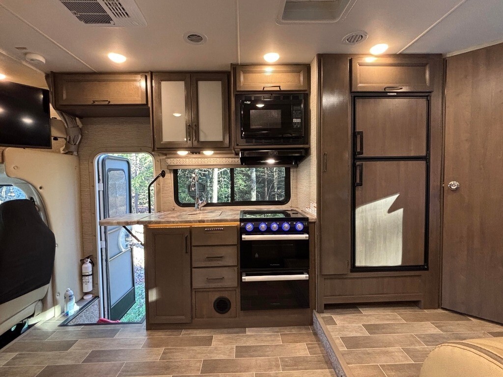 2022 Thor Motor Coach Chateau Motorized Class C