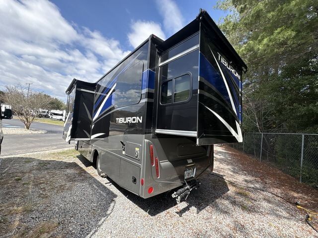 2022 Thor Motor Coach Tiburon