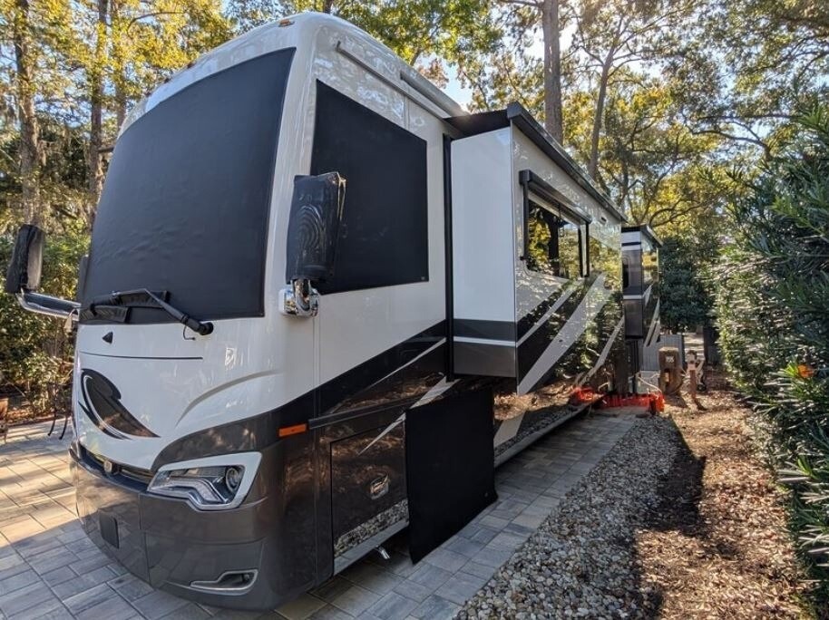 2022 Tiffin Motorhomes Allegro Bus Motorized Class A