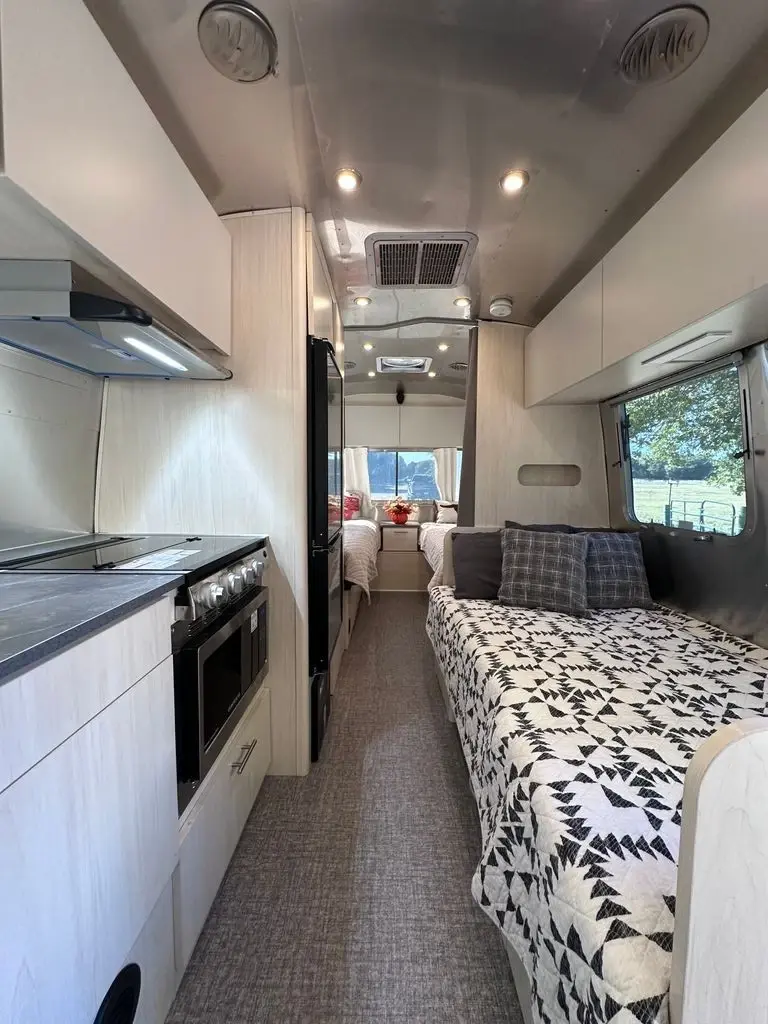 2024 Airstream Flying Cloud Travel Trailer