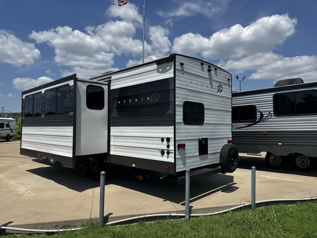 2024 Cruiser RV AVENIR