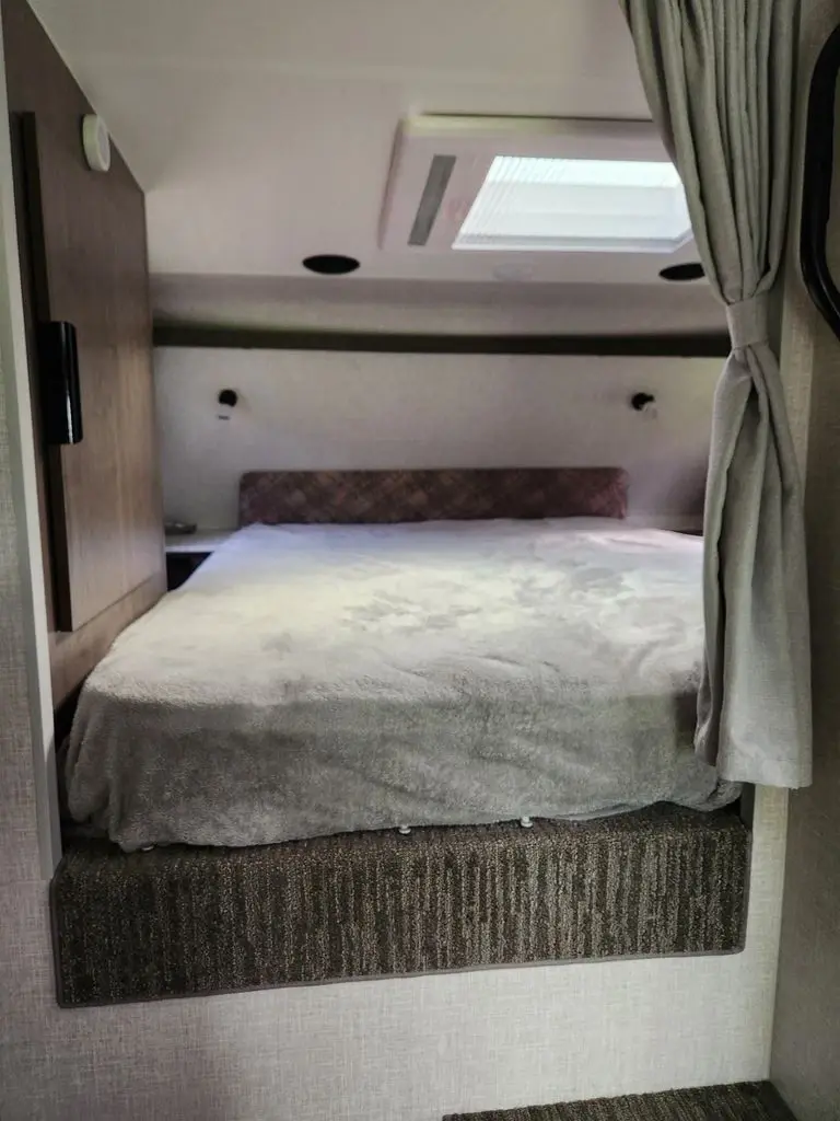2024 Lance Truck Camper Truck Camper