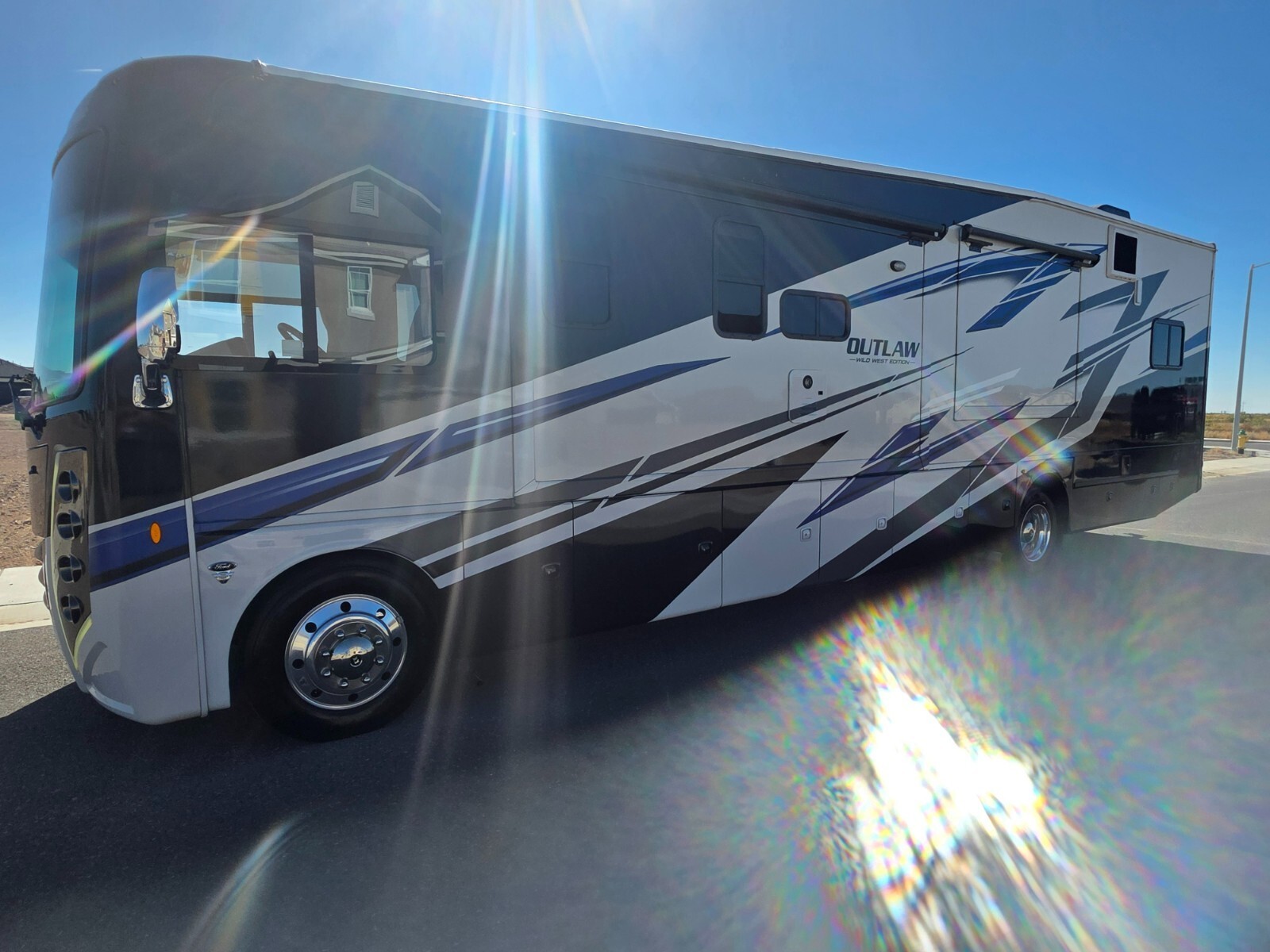 2024 Thor OUTLAW Toy Hauler