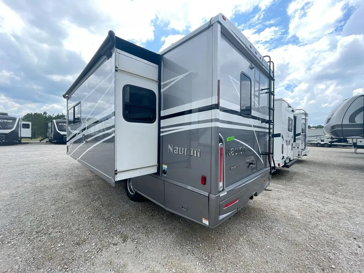 2024 Winnebago Navion