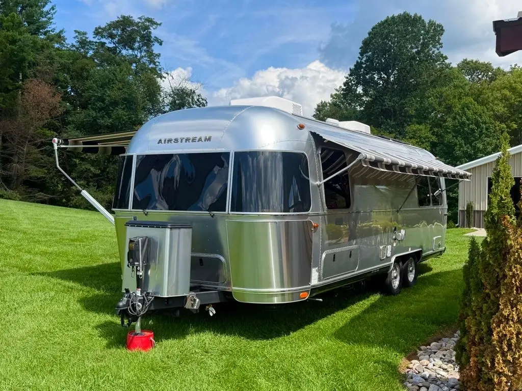 2025 Airstream Globetrotter Travel Trailer